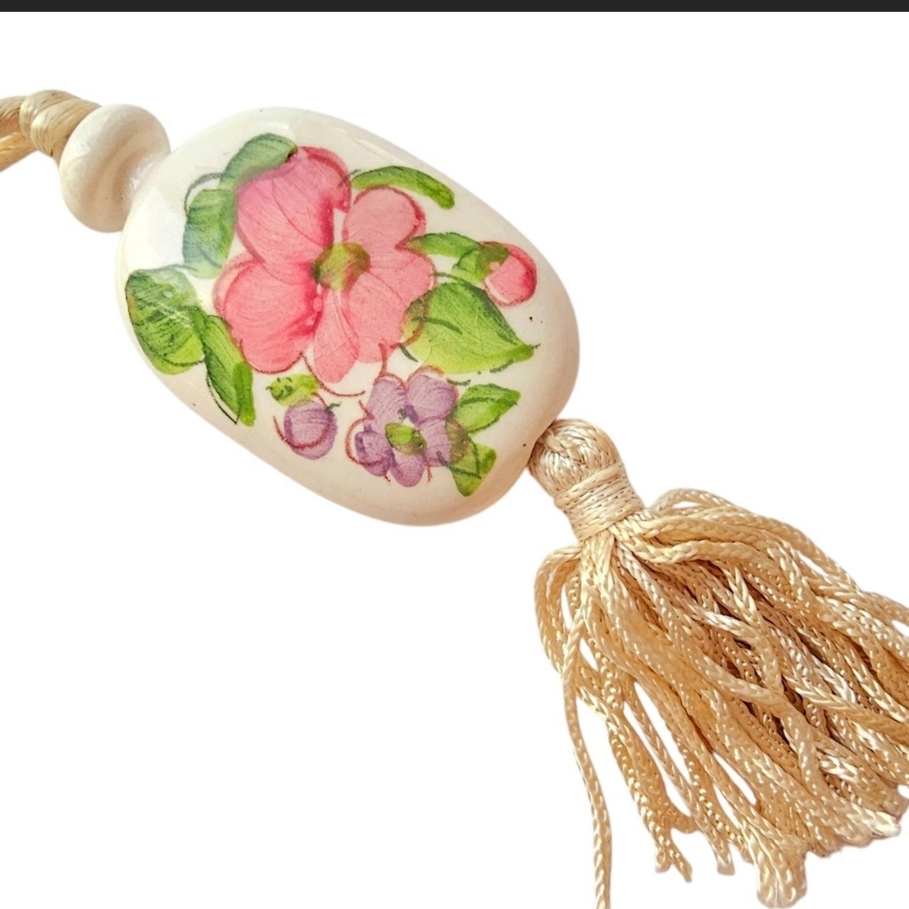 Vintage 1977 Avon Hand Painted Ceramic Necklace "Tender Blossoms"